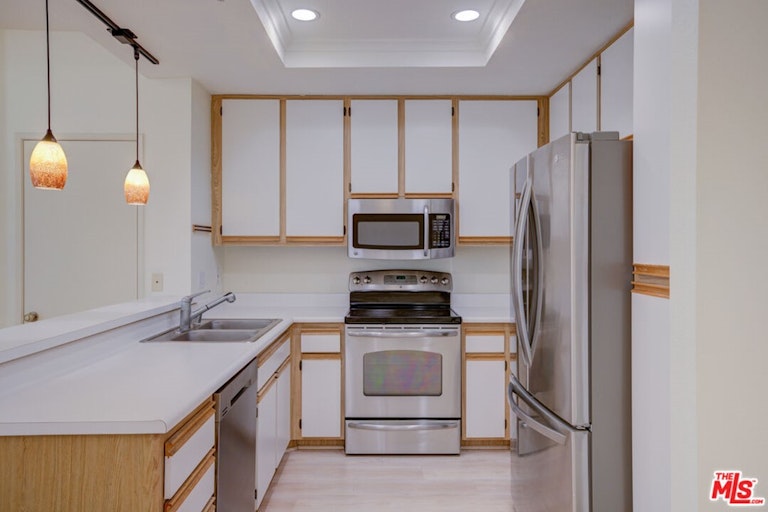Photo 4 of 23 - 211 Gallery Way, Tustin, CA 92782