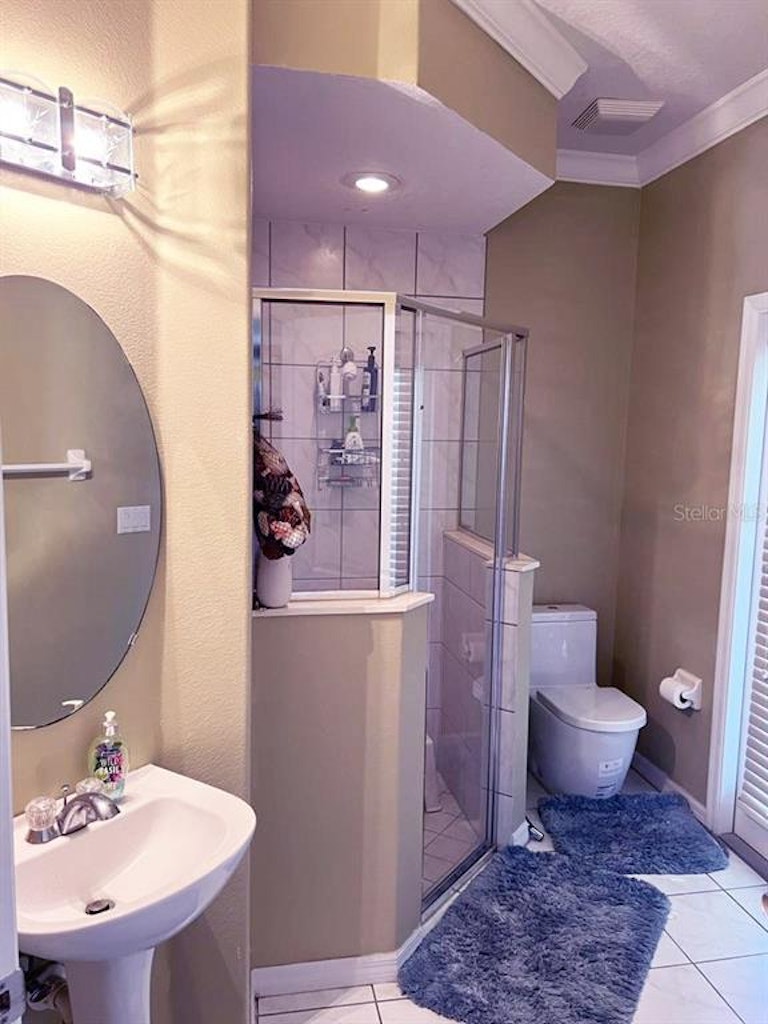 Photo 12 of 22 - 3851 Hunters Isle Dr, Orlando, FL 32837