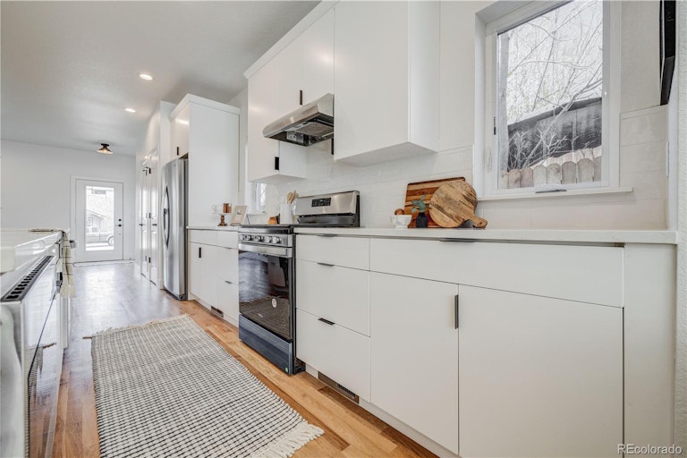Photo 10 of 40 - 3422 S Grant St, Englewood, CO 80113
