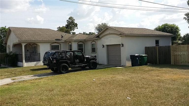 Photo 2 of 19 - 2608 W Columbus Dr, Tampa, FL 33607
