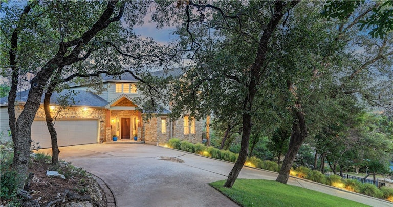 Photo 6 of 40 - 6301 Mountainclimb Dr, Austin, TX 78731