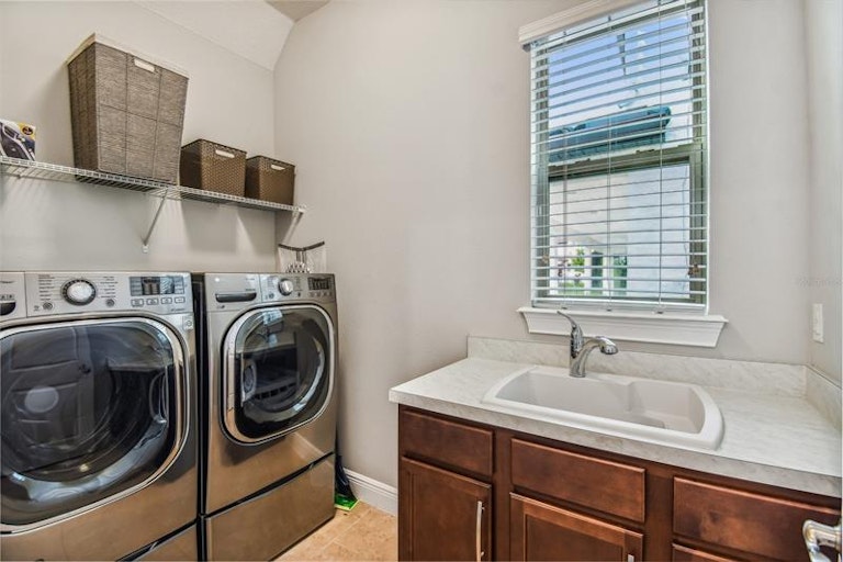Photo 25 of 77 - 10430 Warrick St, Orlando, FL 32836