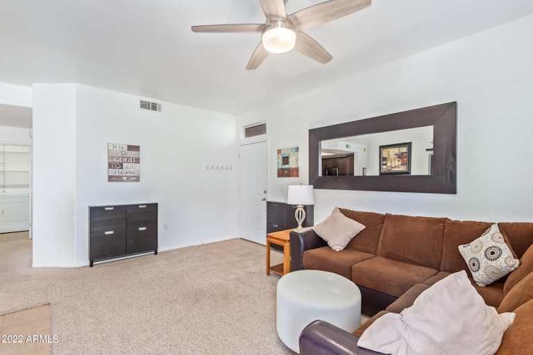 Photo 10 of 31 - 3830 E Lakewood Pkwy E #2140, Phoenix, AZ 85048