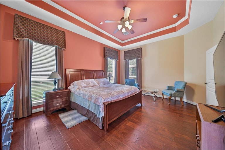 Photo 15 of 39 - 7402 Capstan Way, Sugar Land, TX 77479
