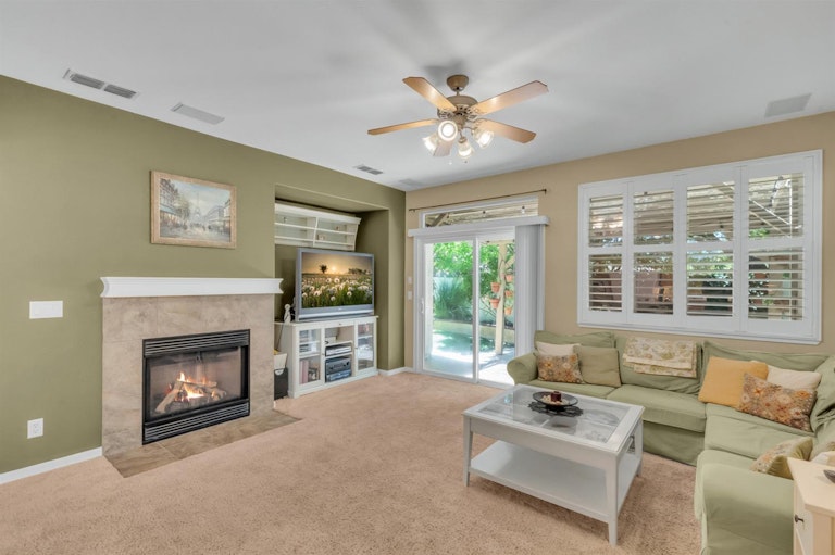 Photo 11 of 35 - 350 Westlake Dr, West Sacramento, CA 95605