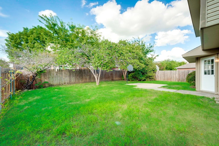 Photo 28 of 28 - 4701 Bracken Dr, Fort Worth, TX 76137