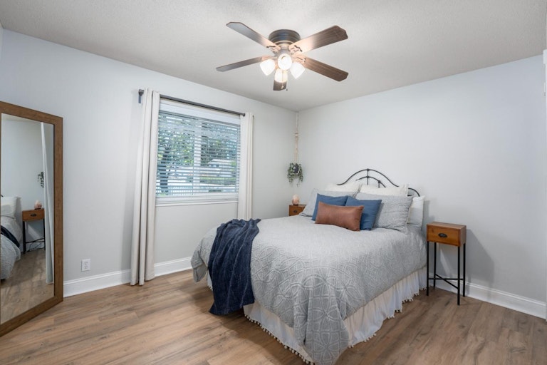 Photo 17 of 52 - 2341 Rogue River Dr, Sacramento, CA 95826