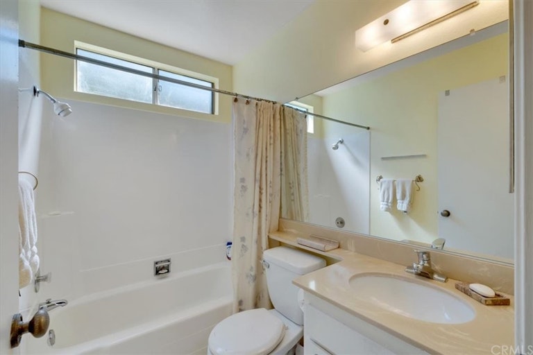 Photo 16 of 27 - 29292 Edgewood Rd, San Juan Capistrano, CA 92675