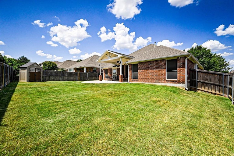 Photo 15 of 20 - 1414 Lowes Farm Pkwy, Mansfield, TX 76063