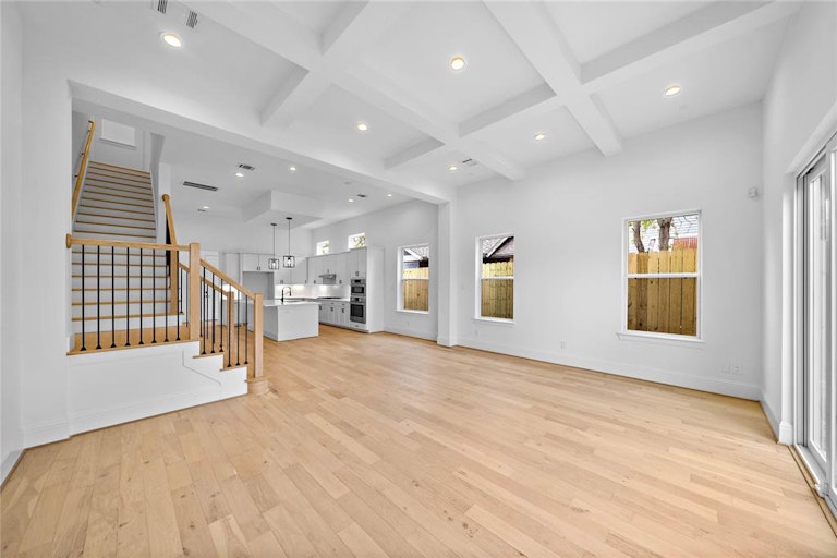 Photo 11 of 46 - 1420 Alexander St, Houston, TX 77008