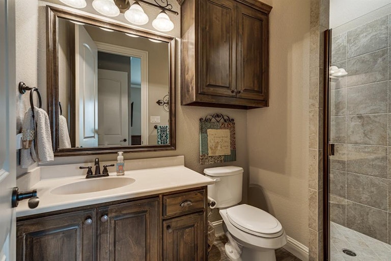 Photo 19 of 39 - 3911 Shiloh Trl, Midlothian, TX 76065