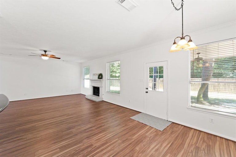 Photo 7 of 26 - 18115 Polo Meadow Dr, Humble, TX 77346