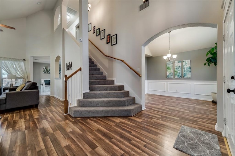 Photo 9 of 40 - 8801 Clearlake Dr, Rowlett, TX 75088