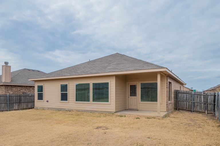 Photo 29 of 31 - 5120 Mountain View Dr, Krum, TX 76249