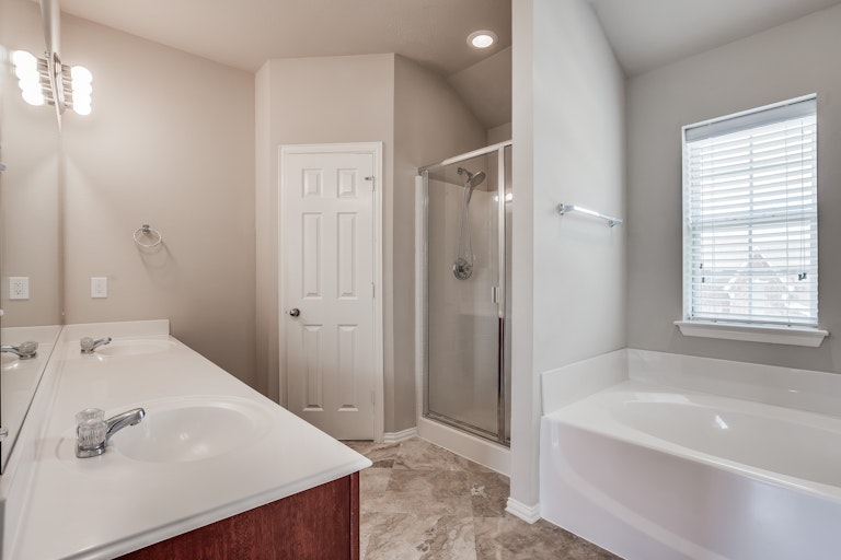 Photo 16 of 23 - 706 S Jupiter Rd #1105, Allen, TX 75002