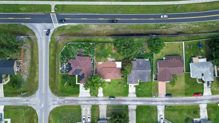 Photo 34 of 39 - 604 Deauville Ct, Kissimmee, FL 34758