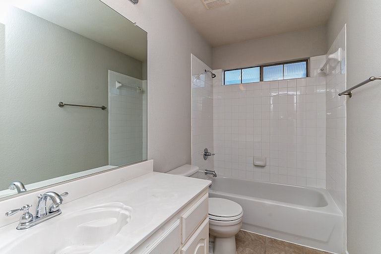 Photo 25 of 32 - 6813 White River Dr, Fort Worth, TX 76179