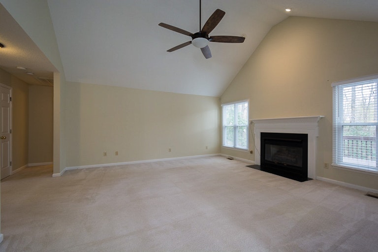 Photo 9 of 30 - 8604 Carolingian Ct, Raleigh, NC 27615