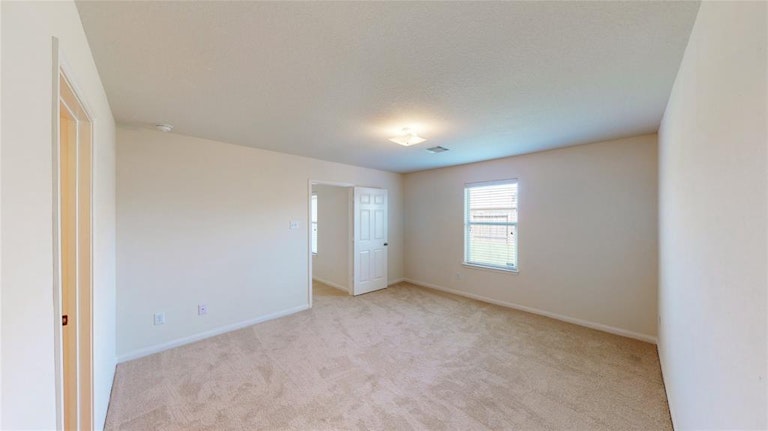 Photo 21 of 29 - 915 Marigold Rd, Baytown, TX 77521