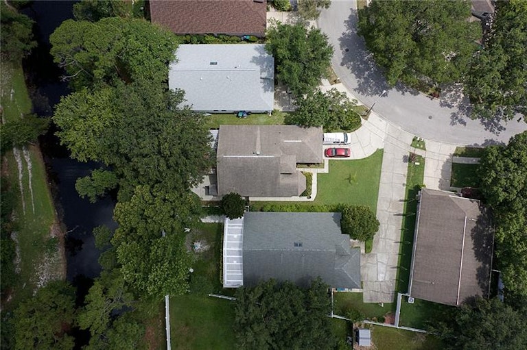 Photo 31 of 33 - 3829 Pickwick Dr, Orlando, FL 32817