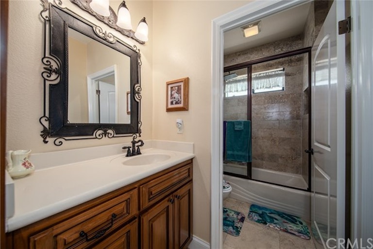Photo 38 of 48 - 34722 Simi Dr, Yucaipa, CA 92399
