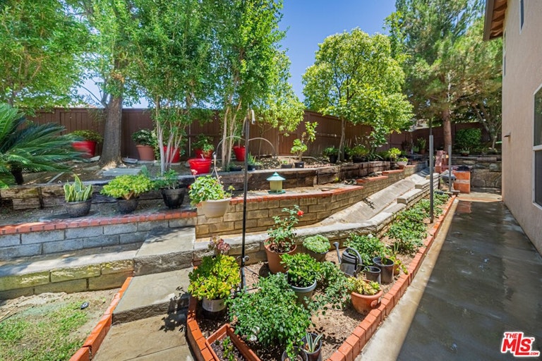 Photo 6 of 48 - 686 Milford St, Los Angeles, CA 90042