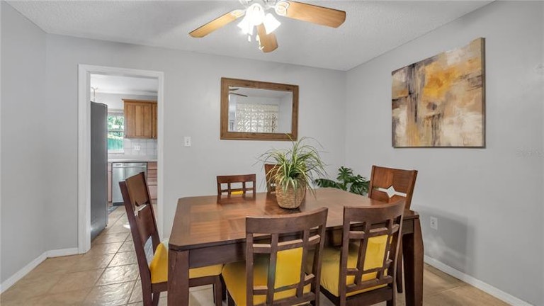 Photo 11 of 38 - 158 Oak Sq S, Lakeland, FL 33813