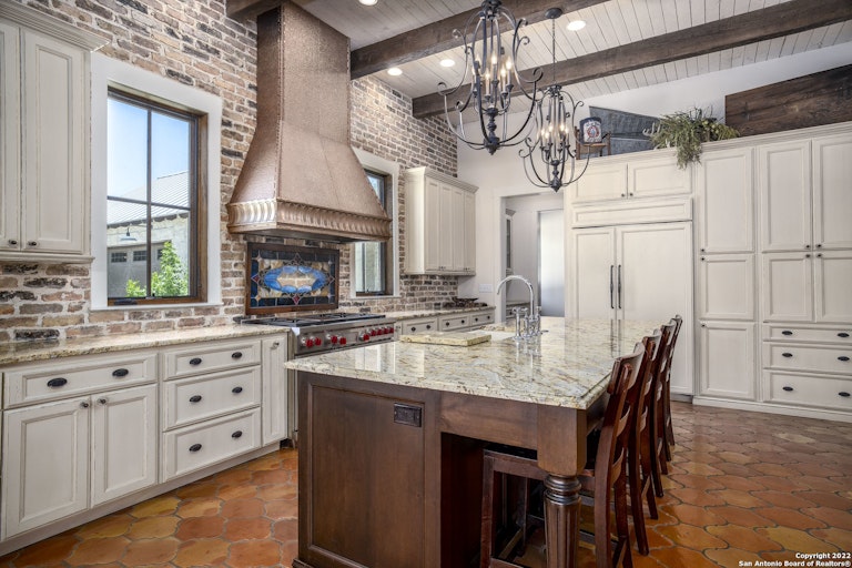 Photo 21 of 42 - 4544 Natures Way, New Braunfels, TX 78132