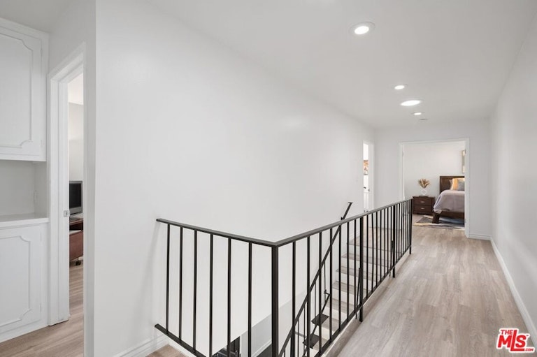 Photo 22 of 37 - 22334 Liberty Bell Rd, Calabasas, CA 91302