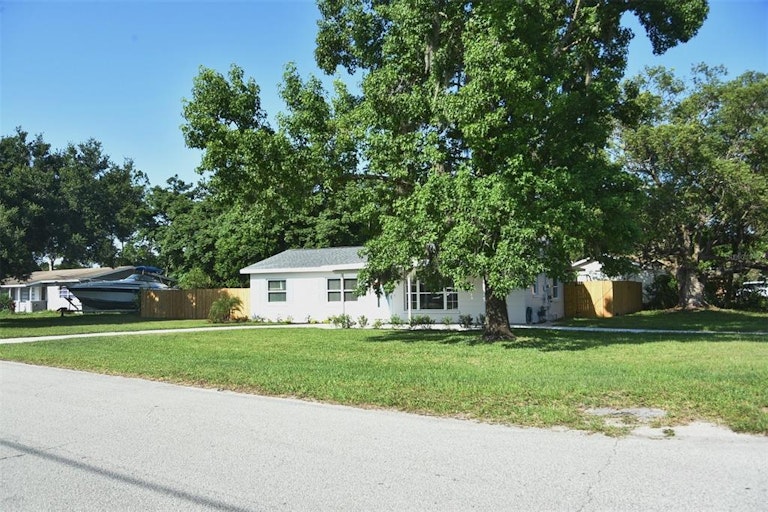 Photo 4 of 40 - 2201 Murdock Blvd, Orlando, FL 32817