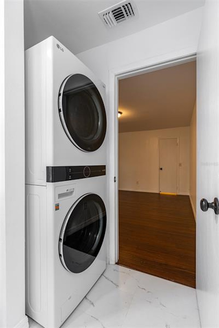 Photo 10 of 28 - 10017 Parsons St, Tampa, FL 33615