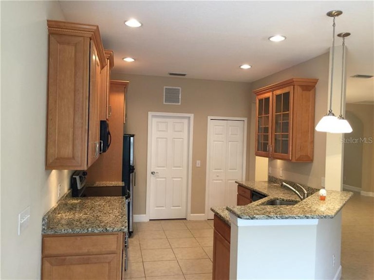 Photo 5 of 24 - 6823 44th Ter E, Bradenton, FL 34203