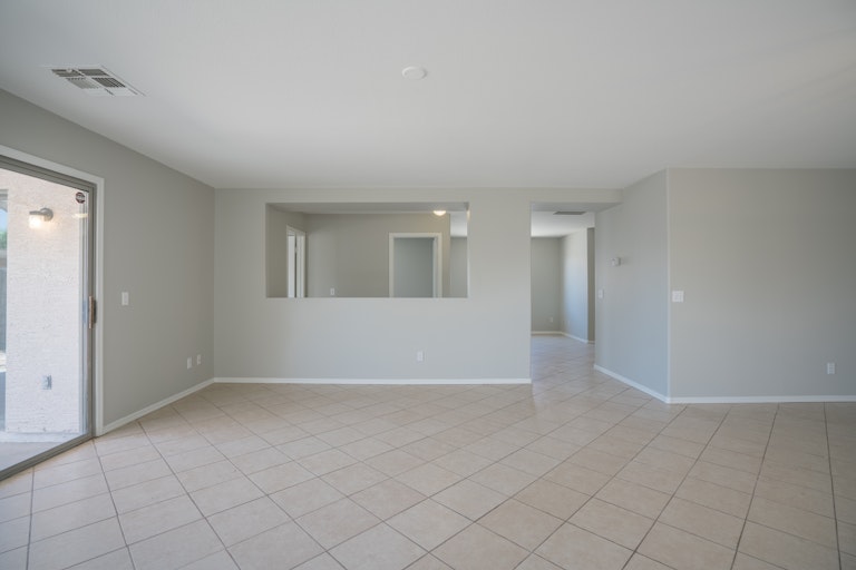Photo 5 of 29 - 10513 W Angels Ln, Peoria, AZ 85383