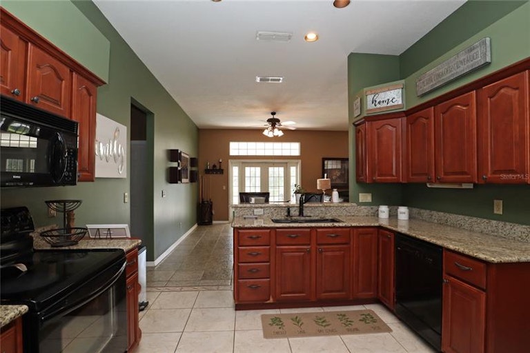 Photo 9 of 32 - 3943 Ocita Dr, Orlando, FL 32837