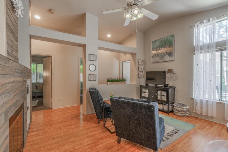 Photo 11 of 28 - 9438 Village Tree Dr, Elk Grove, CA 95758
