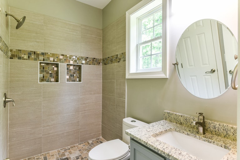 Photo 14 of 29 - 1119 Virginia Water Dr, Rolesville, NC 27571