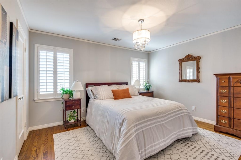 Photo 21 of 26 - 5738 Stanford Ave, Dallas, TX 75209