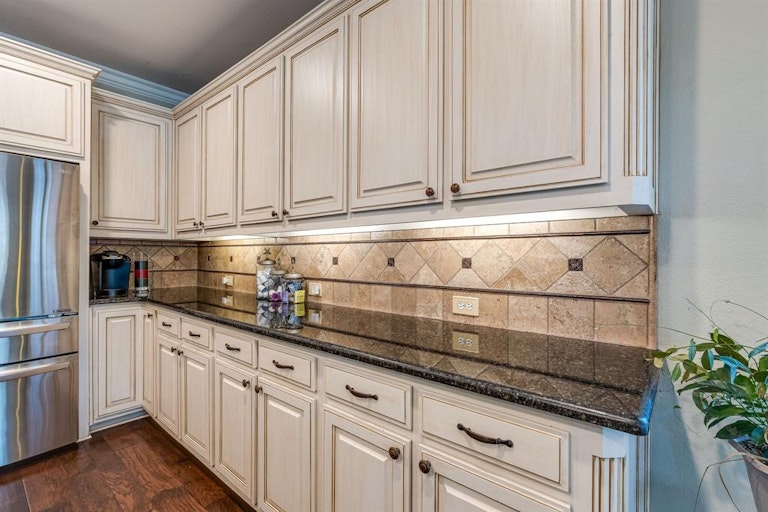 Photo 18 of 37 - 8501 Persimmon Ct, McKinney, TX 75072