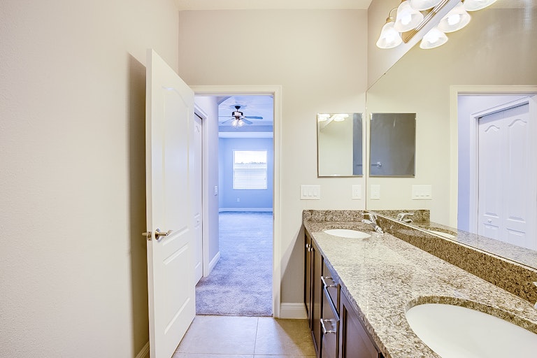 Photo 17 of 29 - 12104 Rambling Stream Dr, Riverview, FL 33579