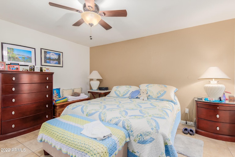 Photo 20 of 32 - 10424 E Cinnabar Ave, Scottsdale, AZ 85258