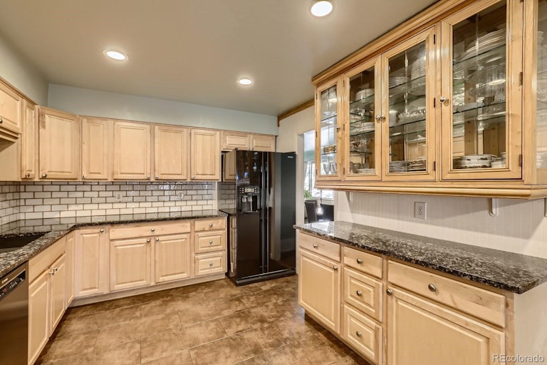 Photo 7 of 28 - 2246 Havana St, Aurora, CO 80010
