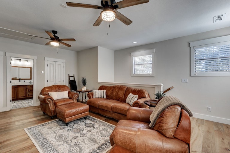Photo 28 of 40 - 175 Mystic Oak, New Braunfels, TX 78132