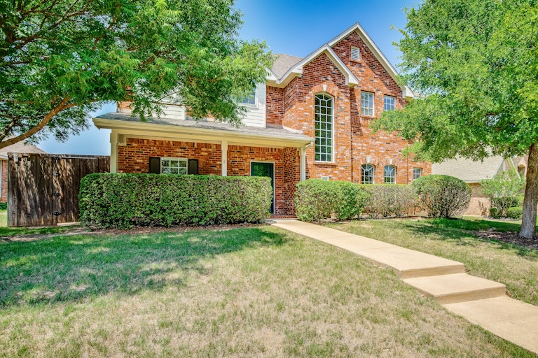 Photo 3 of 31 - 8209 Mura Dr, Plano, TX 75025