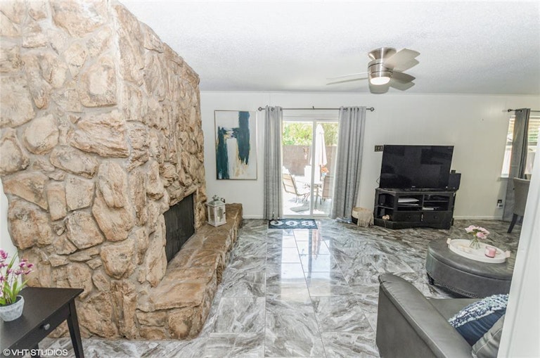 Photo 12 of 31 - 13102 Twin Oaks Dr, Balch Springs, TX 75180