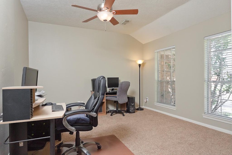 Photo 4 of 17 - 2916 Cambridge Circus, Pearland, TX 77581