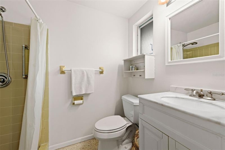 Photo 23 of 41 - 2331 Terry Ln, Sarasota, FL 34231