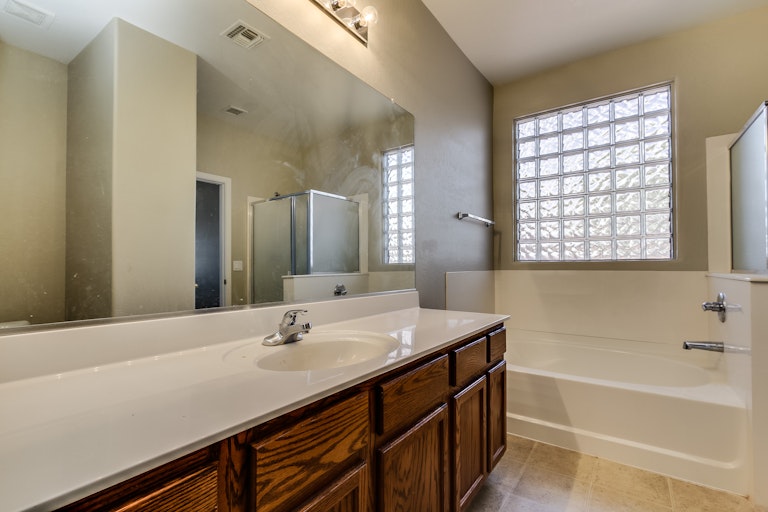 Photo 16 of 25 - 7824 S 68th Dr, Laveen, AZ 85339