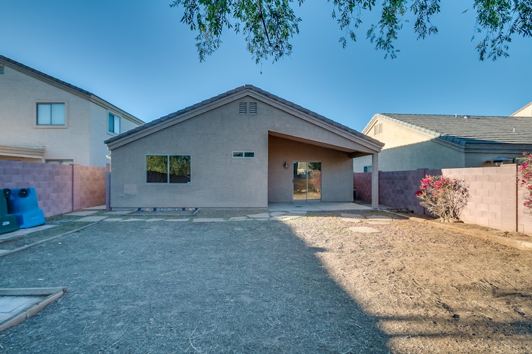 Photo 5 of 27 - 3326 W Fraktur Rd, Phoenix, AZ 85041