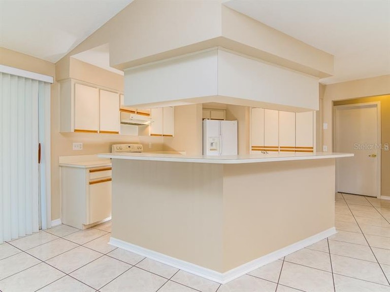Photo 7 of 13 - 6410 Beechnut Dr, Lakeland, FL 33813
