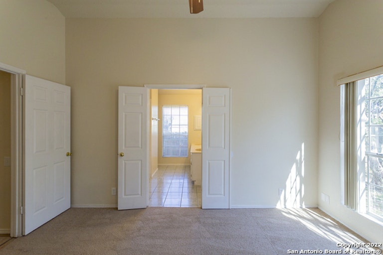 Photo 13 of 22 - 8622 Silent Oaks, San Antonio, TX 78250